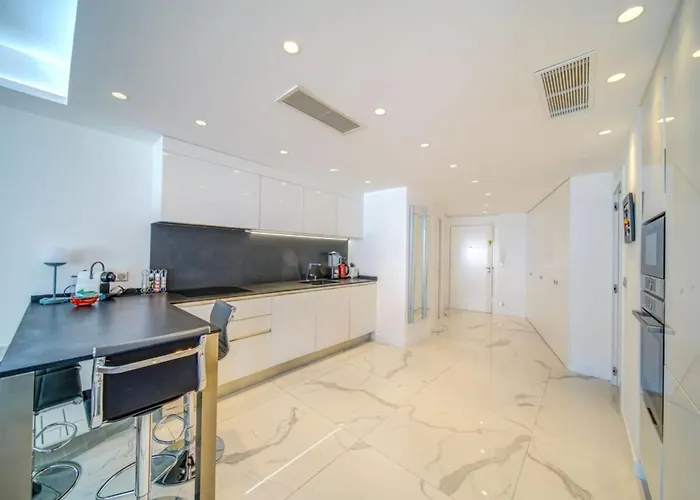 Ref 1337 - Croisette - Sea View For Rent *