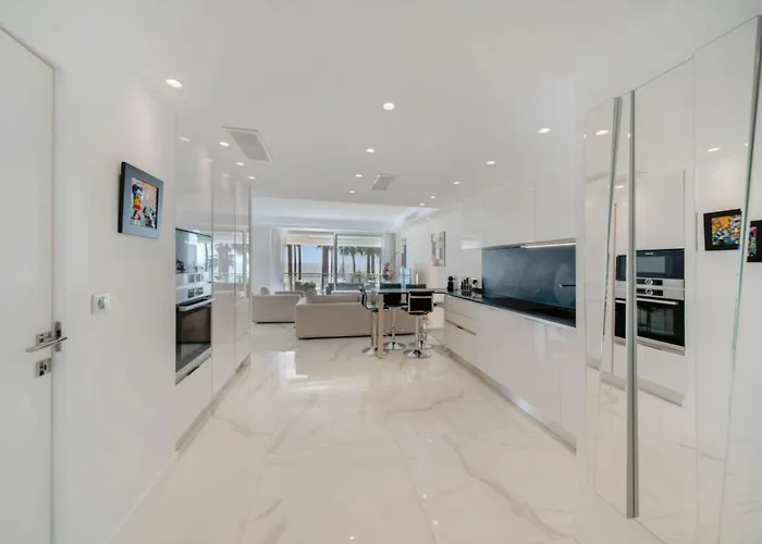 Ref 1337 - Croisette - Sea View For Rent شقة *